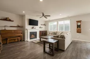 1225 Steinbeck Dr, Hollister, CA 95023 - Photo 33