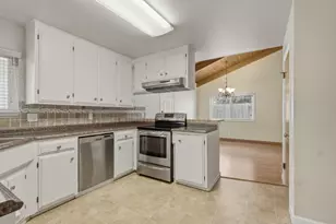 924 San Vincente Ave, Salinas, CA 93901 - Photo 7