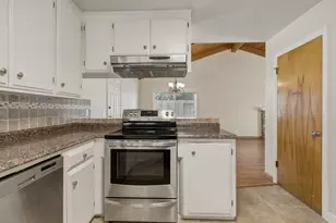 924 San Vincente Ave, Salinas, CA 93901 - Photo 11