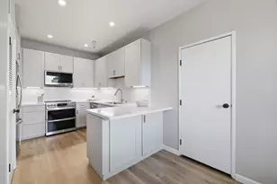 405 Cork Harbour Cir C, Redwood Shores, CA 94065 - Photo 13