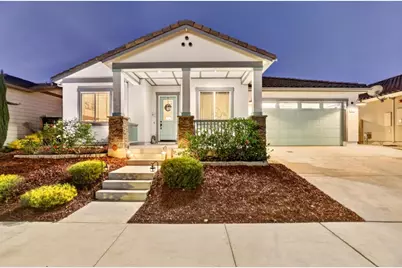 911 Trinity Dr, Hollister, CA 95023 - Photo 1