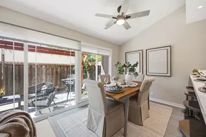 1327 Merrivale West Sq, San Jose, CA 95117 - Photo 7