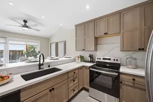 1327 Merrivale West Square, San Jose, CA 95117 - Photo 9