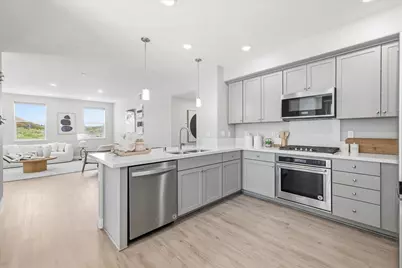 337 Llano De Los Robles Ave 7, San Jose, CA 95136 - Photo 5