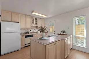 125 Connemara Way 2, Sunnyvale, CA 94087 - Photo 5