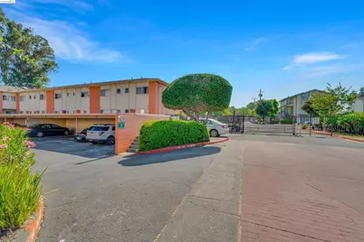 27505 Tampa Ave 16, Hayward, CA 94544 - Photo 15