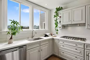 243 Hearst Ave, San Francisco, CA 94131 - Photo 13
