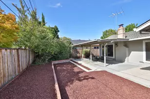 10815 E Estates Dr, Cupertino, CA 95014 - Photo 21