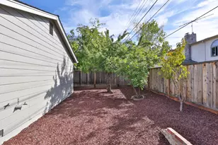 10815 E Estates Dr, Cupertino, CA 95014 - Photo 23