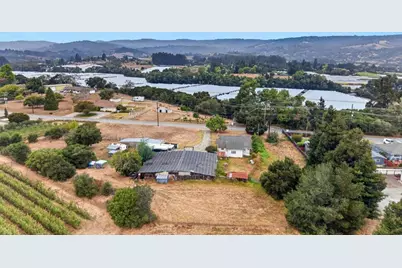 897 Green Valley Rd, Watsonville, CA 95076 - Photo 17