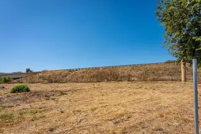 5980 Travel Park Cir, Gilroy, CA 95020 - Photo 5