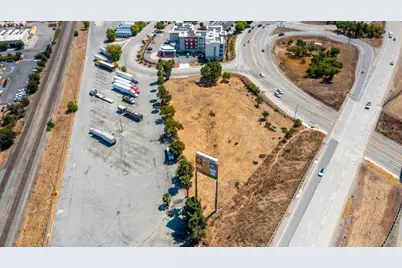 5980 Travel Park Cir, Gilroy, CA 95020 - Photo 15