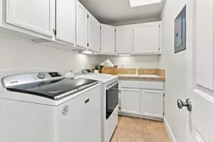 1304 Cherry Ct, San Jose, CA 95118 - Photo 9