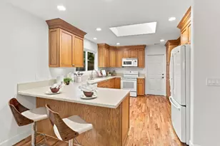 1304 Cherry Ct, San Jose, CA 95118 - Photo 5