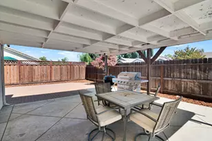 1093 Lambdin St, Manteca, CA 95336 - Photo 35