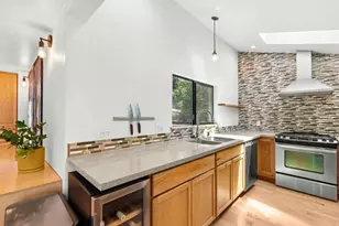 19060 Laurel Dr, Los Gatos, CA 95033 - Photo 17
