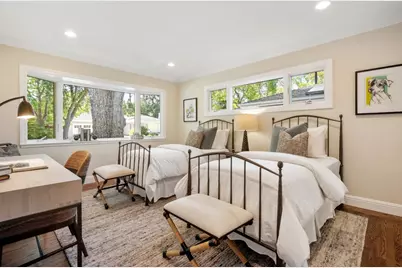 250 East Creek Drive, Menlo Park, CA 94025 - Photo 17