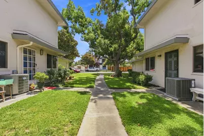 243 E Latimer Ave 4, Campbell, CA 95008 - Photo 23