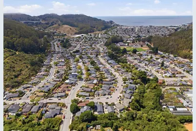 1239 Galvez Dr, Pacifica, CA 94044 - Photo 49