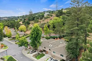 22990 Cricket Hill Rd, Cupertino, CA 95014 - Photo 27