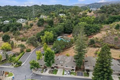 22990 Cricket Hill Rd, Cupertino, CA 95014 - Photo 29