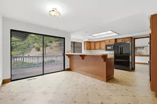 11 Biltmore Ln, Menlo Park, CA 94025 - Photo 9