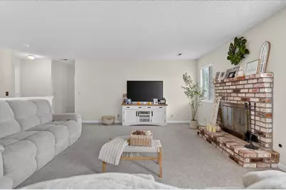 13 Victor Cir, Salinas, CA 93907 - Photo 5