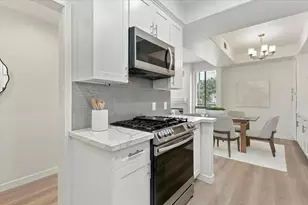 910 S Bedford St 102, Los Angeles, CA 90035 - Photo 11
