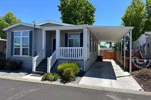 500 W 10th St 15, Gilroy, CA 95020 - Photo 1