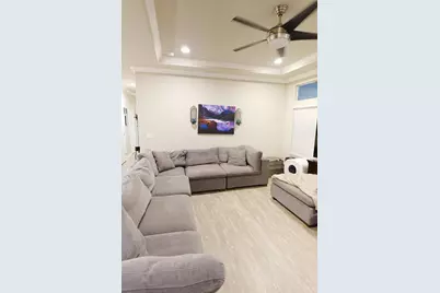 500 W 10th St 15, Gilroy, CA 95020 - Photo 3