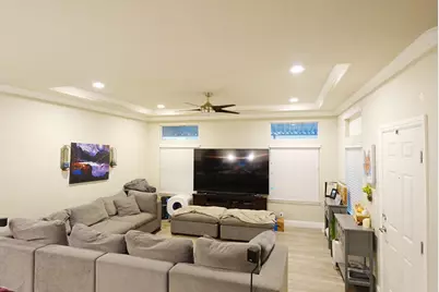 500 W 10th St 15, Gilroy, CA 95020 - Photo 5