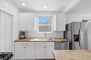 3248 Bona St, Oakland, CA 94601 - Photo 23
