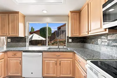 598 Blom Dr, San Jose, CA 95111 - Photo 17