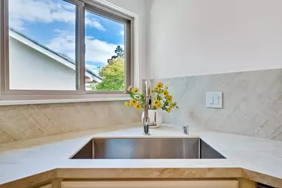20129 Somerset Dr, Cupertino, CA 95014 - Photo 29
