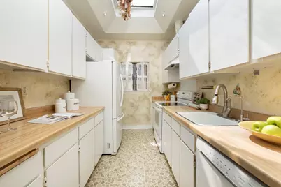 1515 Floribunda Ave 304, Burlingame, CA 94010 - Photo 11