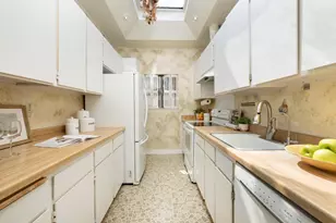 1515 Floribunda Ave 304, Burlingame, CA 94010 - Photo 11