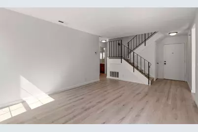 211 Checkers Dr, San Jose, CA 95116 - Photo 7