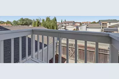 211 Checkers Dr, San Jose, CA 95116 - Photo 27