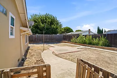 6 Huntington Cir, Pittsburg, CA 94565 - Photo 47