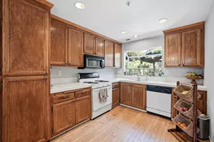 1055 Eagle Dr, Salinas, CA 93905 - Photo 11