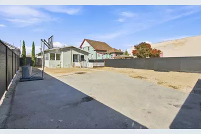 6th St, Hollister, CA 95023 - Photo 33