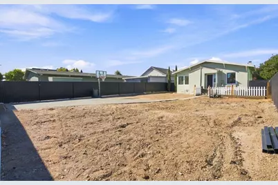 6th St, Hollister, CA 95023 - Photo 31