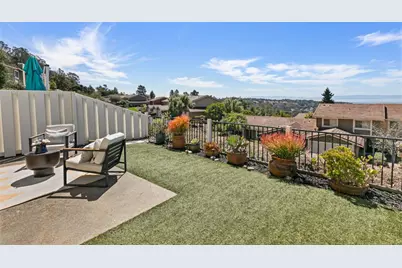 61 Thousand Oaks St, Oakland, CA 94605 - Photo 27