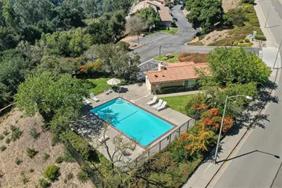 61 Thousand Oaks St, Oakland, CA 94605 - Photo 31