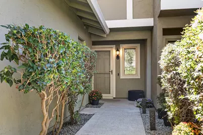 61 Thousand Oaks St, Oakland, CA 94605 - Photo 3