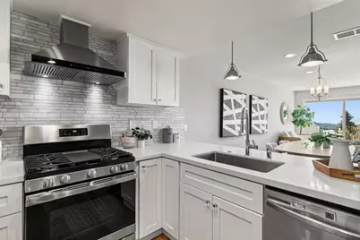 61 Thousand Oaks St, Oakland, CA 94605 - Photo 13