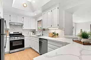 22071 Hibiscus Dr, Cupertino, CA 95014 - Photo 15