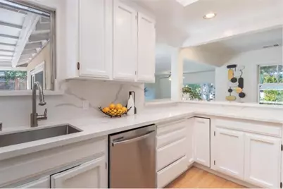 22071 Hibiscus Dr, Cupertino, CA 95014 - Photo 19