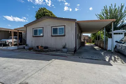 112 Chestnut Ln 112, Hollister, CA 95023 - Photo 3