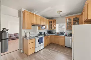 1090 S 7th St, San Jose, CA 95112 - Photo 9